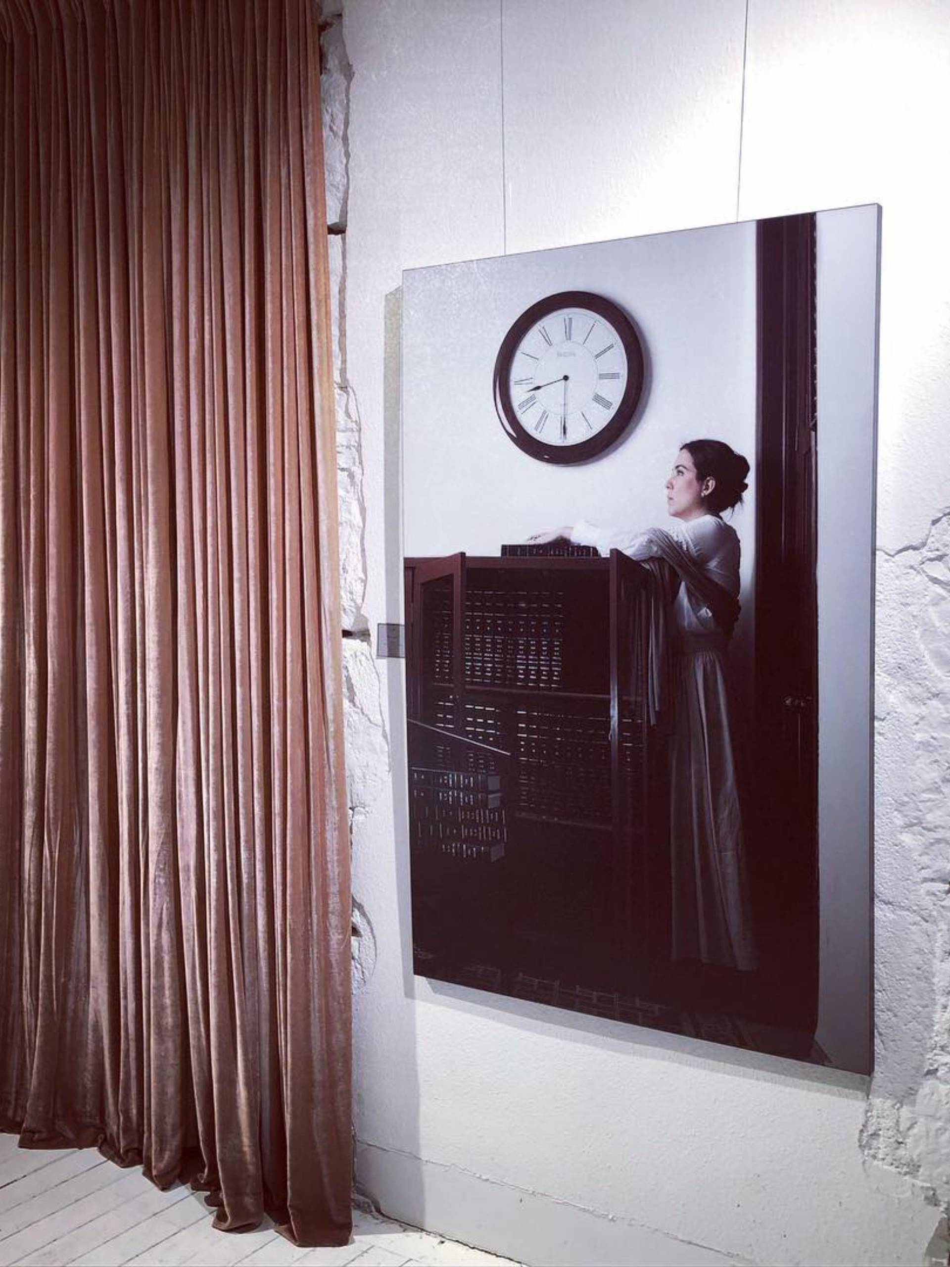 Photo de l'exposition de haute joaillerie, scénographiée par l'architecte d'intérieur Sophie Jacquemin Interior Design basée à Genève