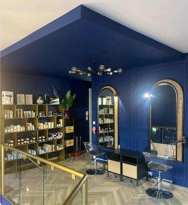 Stations de travail du salon de coiffure à Genève rénové par l'architecte d'intérieur Sophie Jacquemin Interior Design à Genève